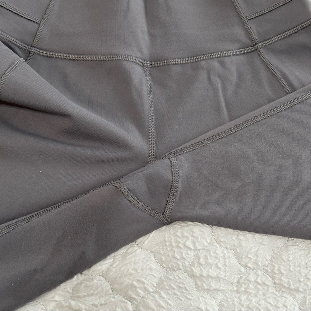 Lululemon Groove Pant Straight *32" Titanium Grey sz6 EUC LUON - Picture 3 of 6